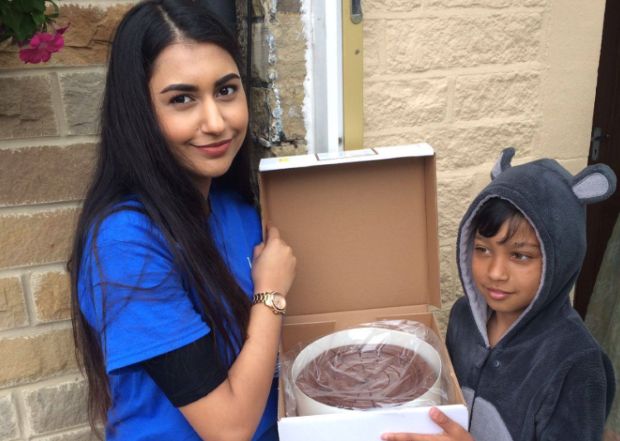 Muslim volunteers sold 22,000 cakes to raise money for humanitarian relief in Syria.
