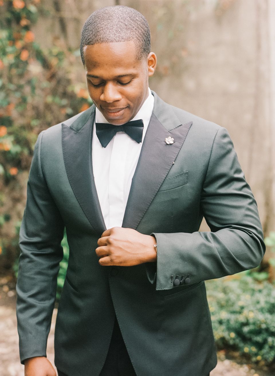 19 Dapper Grooms Who Rocked Some Colorful Wedding Attire | HuffPost Life