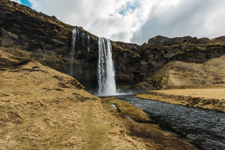 SELJALANDSFOSS WATERFALL