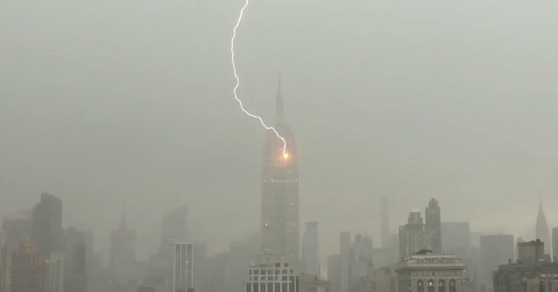 Empire State Building Struck By Lightning In Dramatic Time-Lapse Video ...