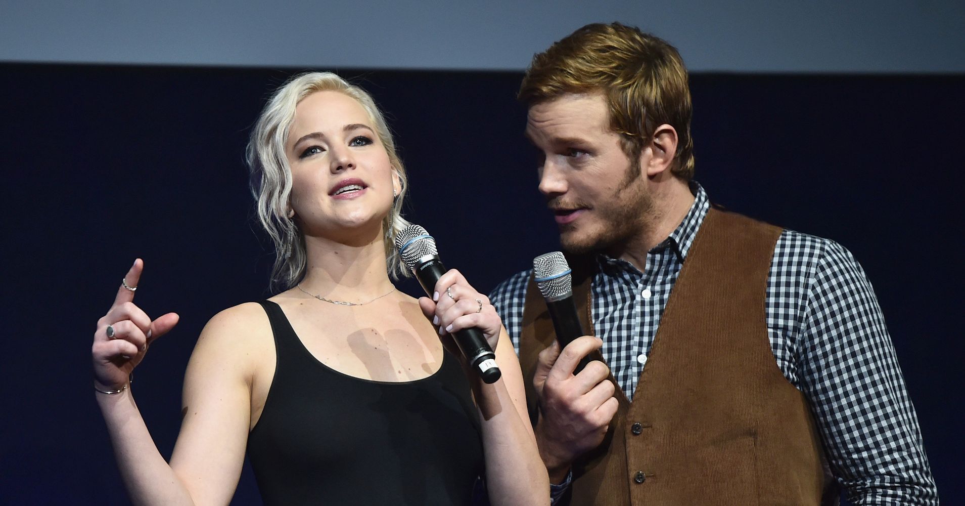 Chris Pratt Just Wanted Jennifer Lawrence To Be Comfortable For Their Sex Scene Huffpost