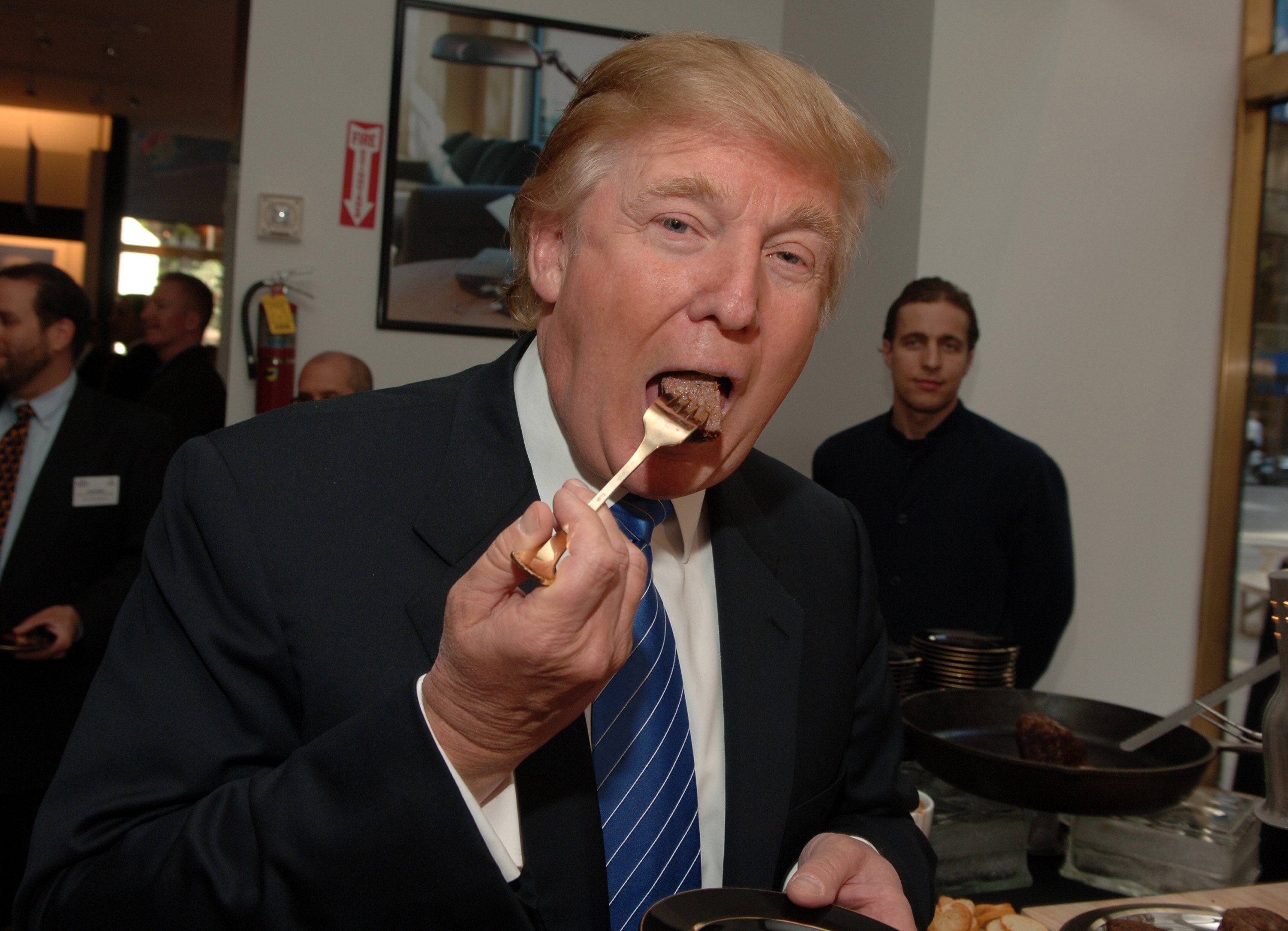 Donald Trump's Eating Habits Are More Than A Little Off-Putting ...