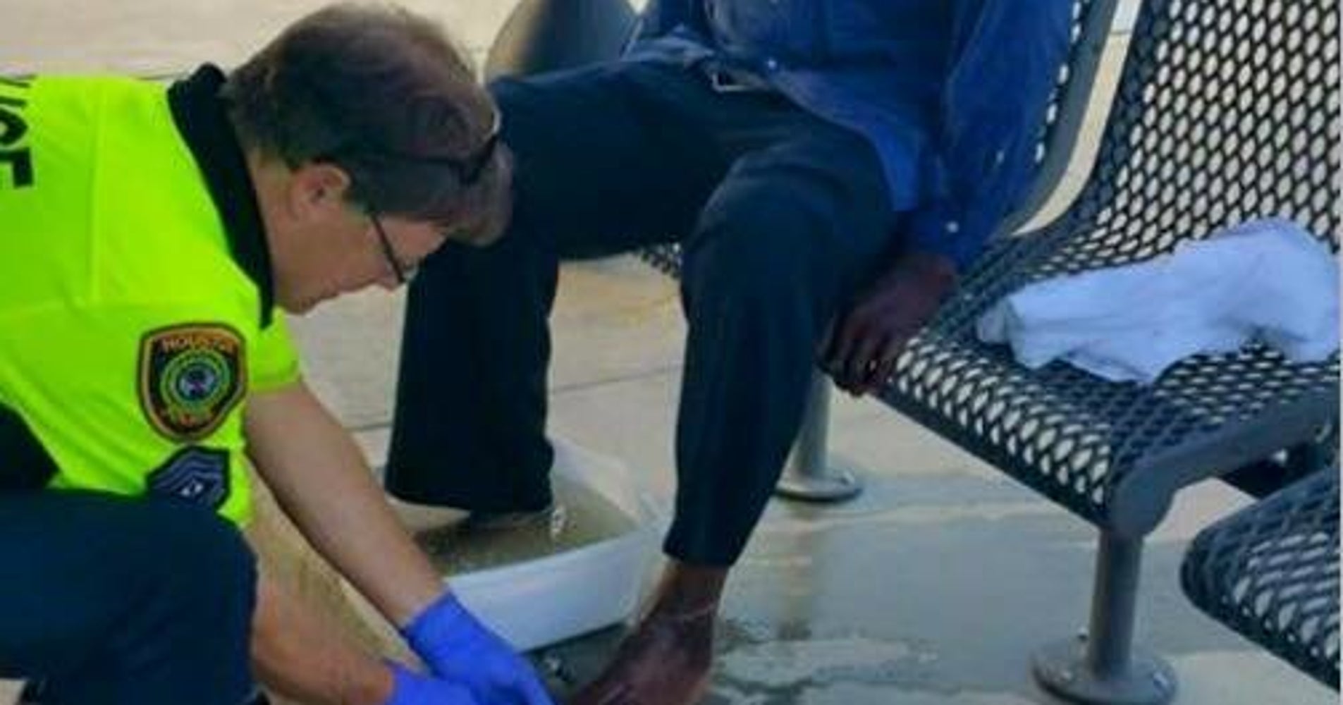 Officer Washes Blind, Homeless Man's Feet HuffPost
