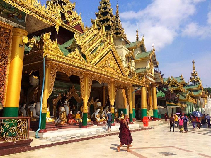 Shwedagon Pagoda, Yangon.