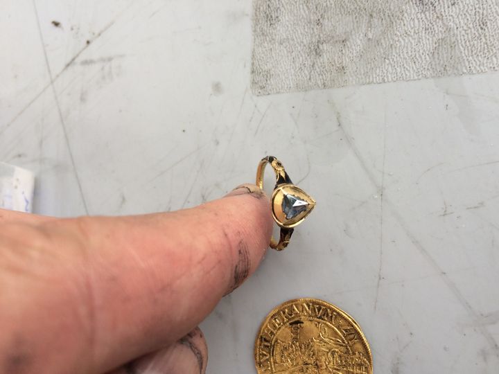 A gold ring found in the Kronan shipwreck.