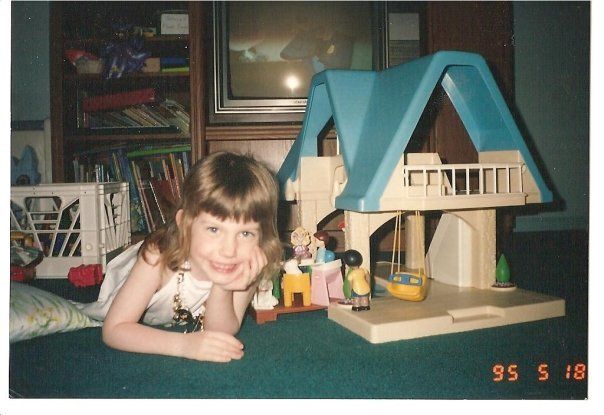 I dare you to find me a millennial woman who didn't have this doll house.
