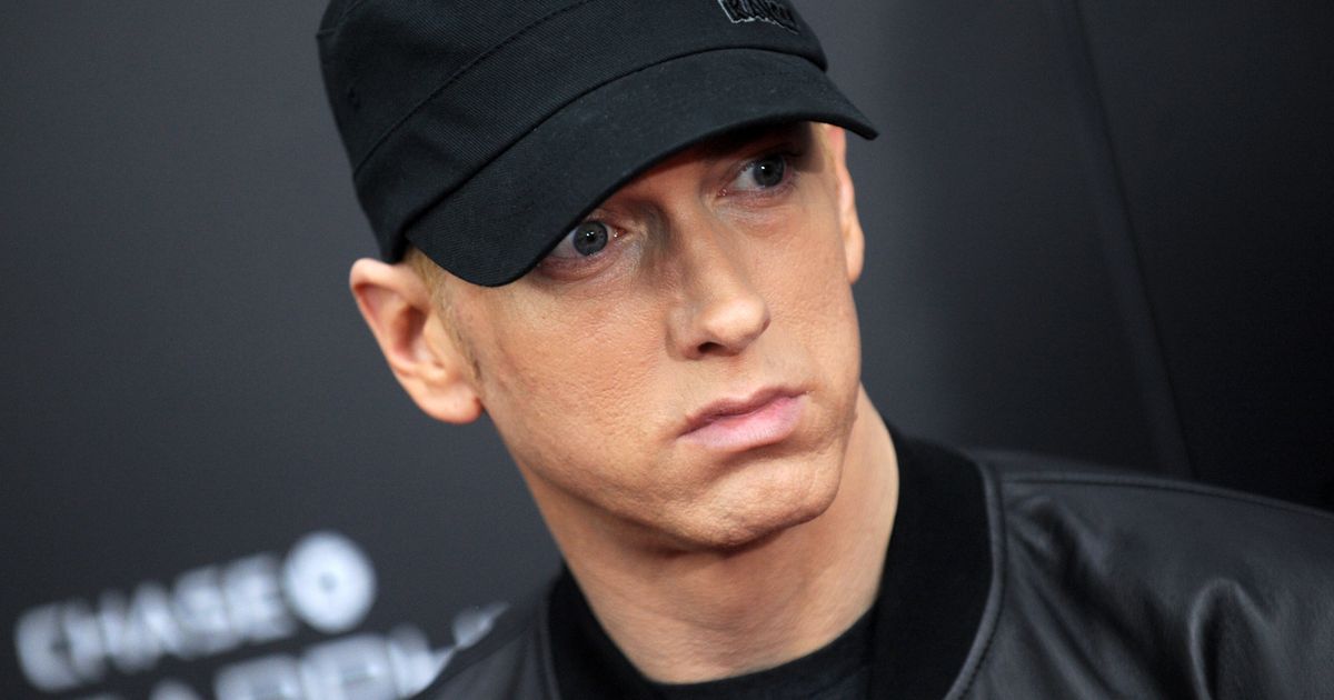 Рэпер куда. Eminem. Эминем Kangol. Эминем кепка Kangol. Эминем фото.