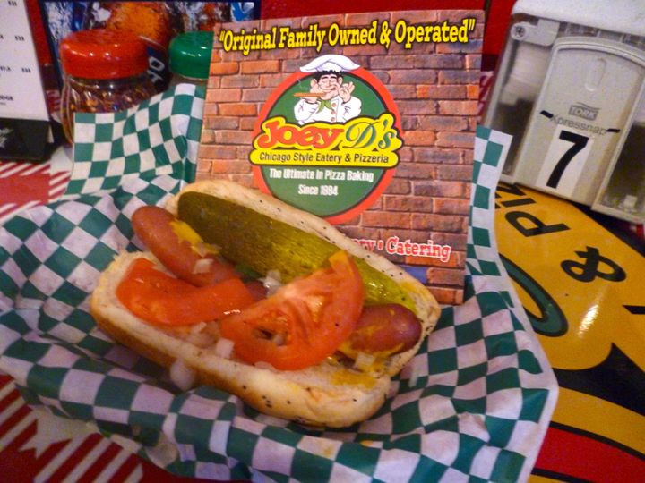 Joey D's Chicago Dog: 262 calories.