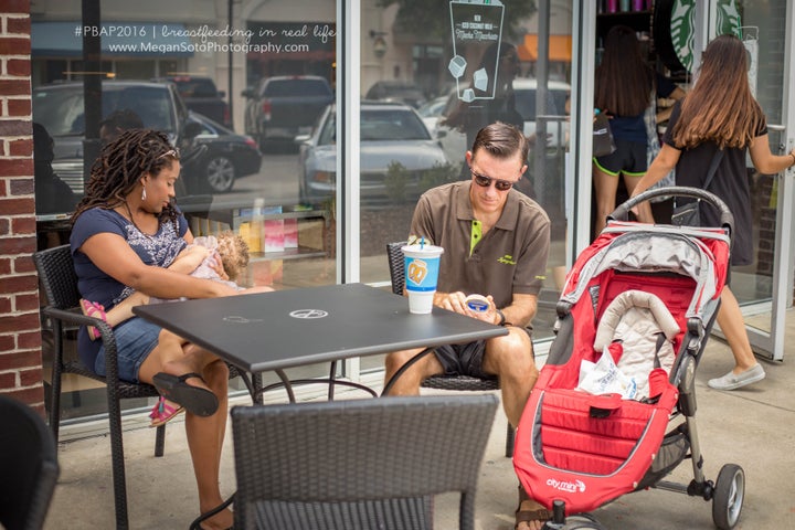 18 Heartwarming Photos Of Dads Supporting Breastfeeding Moms Huffpost