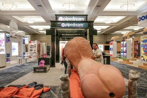 größter dildo der welt Moby - The World's Largest Dildo