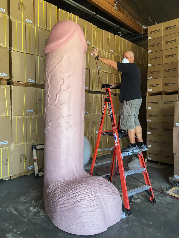 Worlds Biggest Dildo - Sex Toy Company Erects World's Largest Dildo (NFSW) | HuffPost Weird News