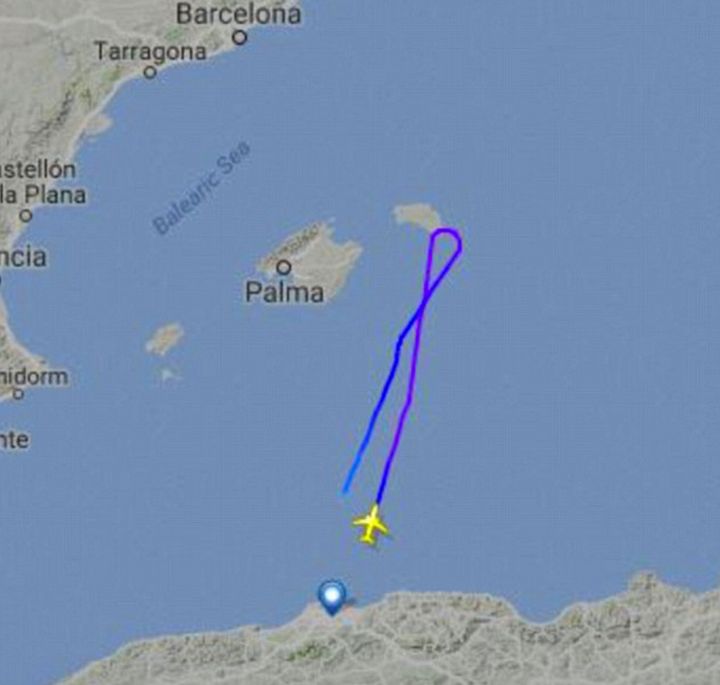 <strong>Flightradar24 shows the plane turning around and heading back towards Mahon</strong>