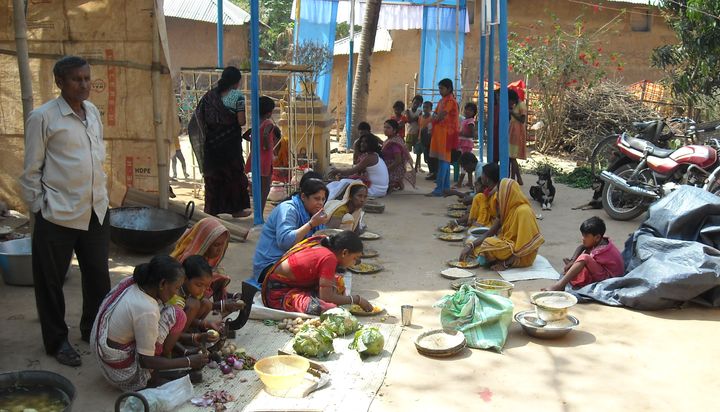 Festivals and weddings are occasions when entire neighborhoods in South Asia collaborate by helping with preparations and gathering to eat meals.
