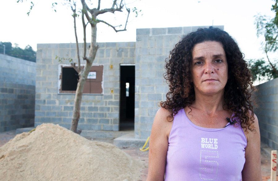 Sandra Maria de Souza said her family faced "lots of psychological pressure" to leave Vila Autódromo.