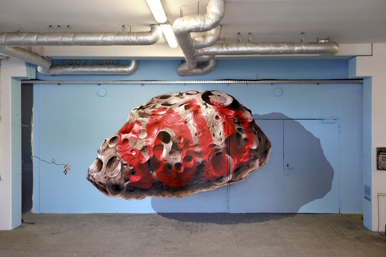 "Privatization machine n.1" mural painting and installation for the Millerntor Gallery #5 in Hamburg, Germany, as part of the social art project to support "Viva con Agua" for worldwide water projects, 2015.