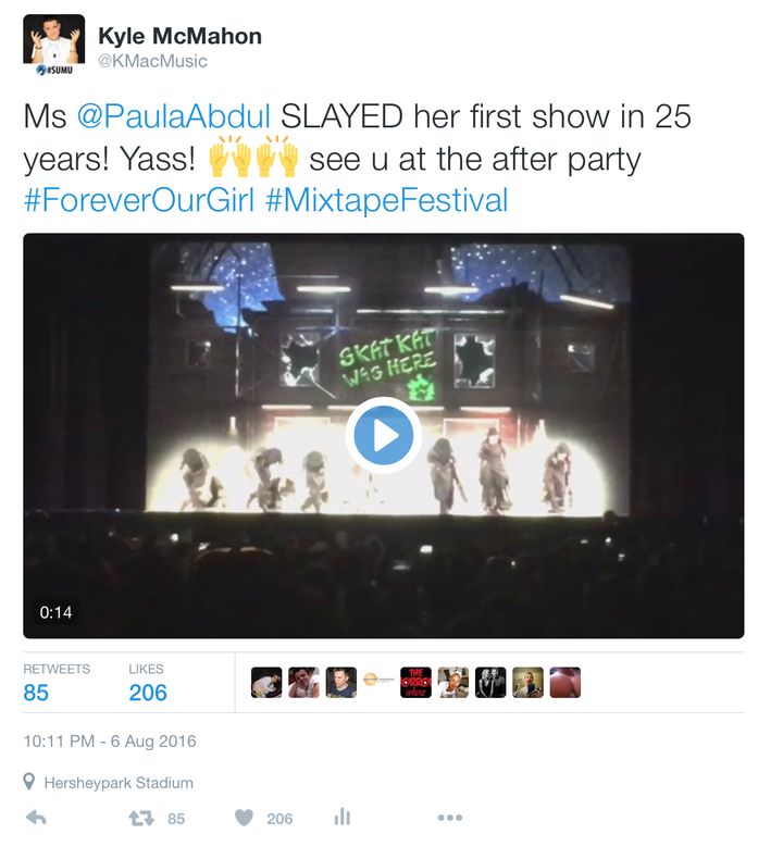 A tweet I sent out where I @'ed Paula Abdul about her amazing performance. 