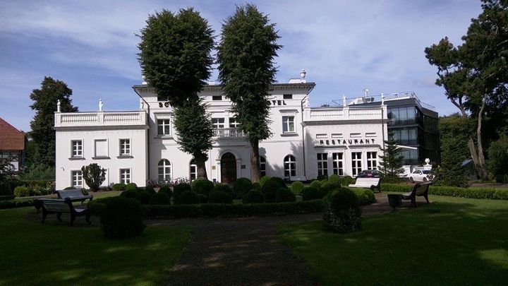 Yantarny’s spa resort Schloss Hotel is in Prussian King George Friedrich’s former hunting lodge.