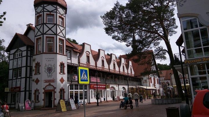 Picturesque shops and hotels in Svetlogorsk attract tourists year round