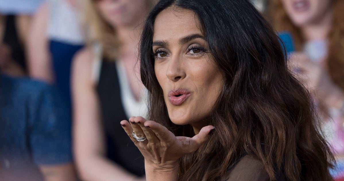 Salma Hayek Sends Cute Message To Her Cousin Competing At Rio 2016(02)