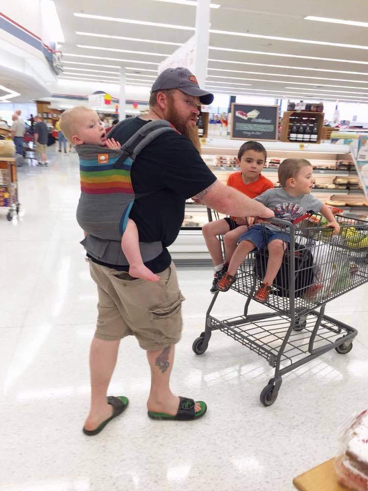 Babywearing and grocery shopping? Oh yes, mama melts over here!