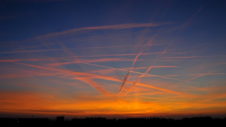 Researchers at the University of California, Irvine and the Carnegie Institution for Science asked scientists to explain why certain contrails look the way they do.