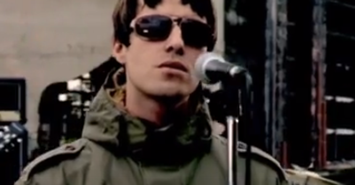 Exclusive Oasis Mark Years Since Knebworth Concerts With Reworked D You Know What I Mean Video Huffpost Uk