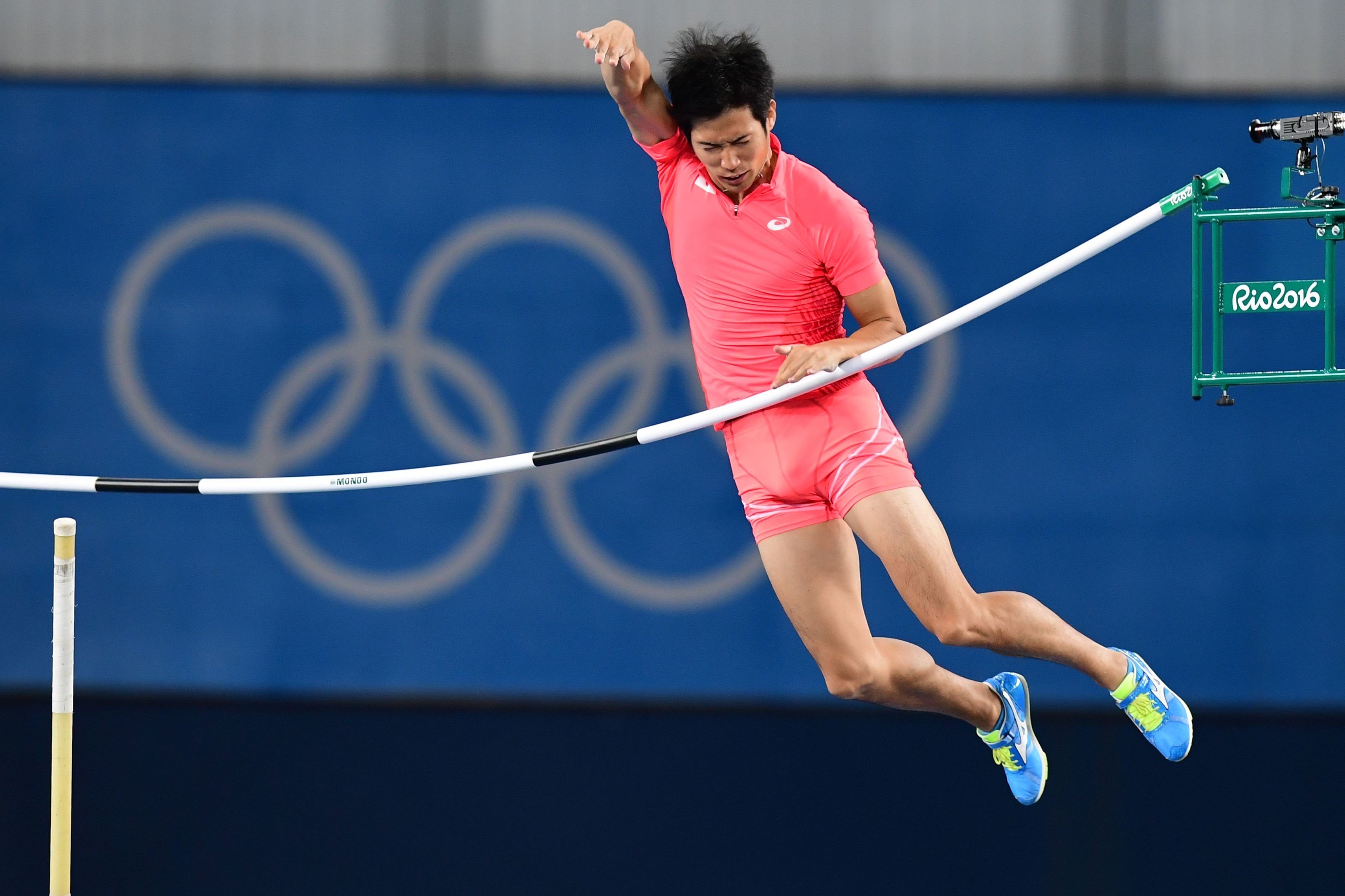 Olympic Pole Vaulter Who Hit Penis On Bar Speaks Out HuffPost Sports   57b5c1621700001108c73f5e 