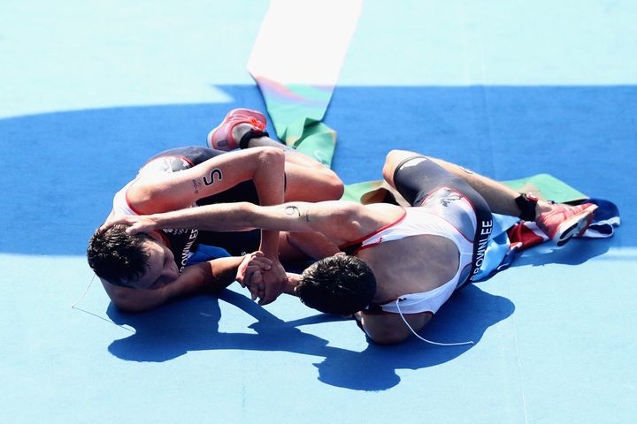 <strong>The Brownlee brothers celebrate their triathlon victory</strong>