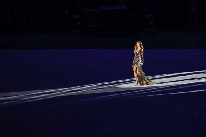 Gisele sashayed her way through the opening ceremony