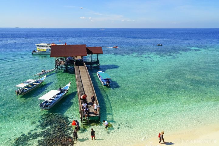 Indulge on the clear waters and white sands of the Kodingareng Keke Island.