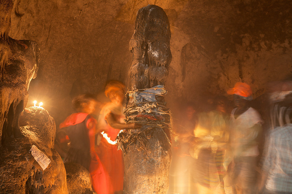 These Stunning Photos Take You Deep Inside Vodou Rituals In Haiti ...