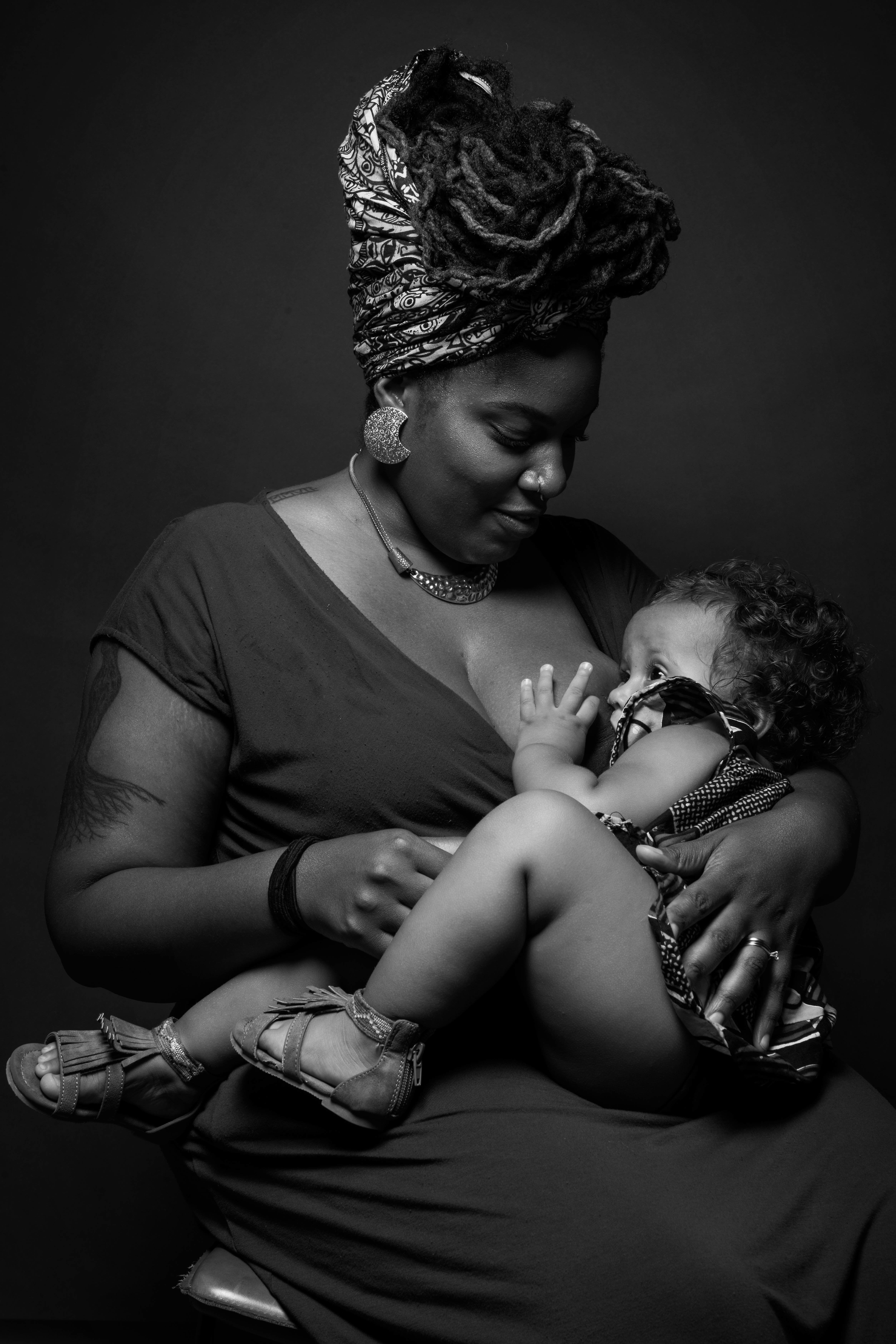 9 Beautiful Photos Of Black Moms Proudly Breastfeeding Huffpost Uk