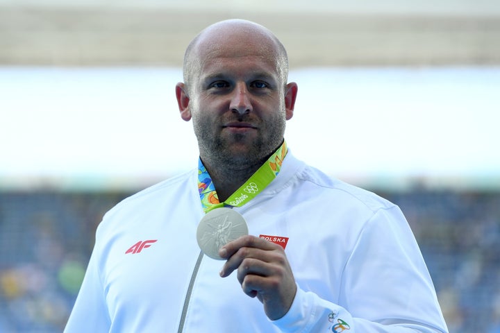 Poland's Piotr Malachowski took second in the Rio Olympics discus, but made a winning move by auctioning his silver medal to raise money for a 3-year-old cancer patient.