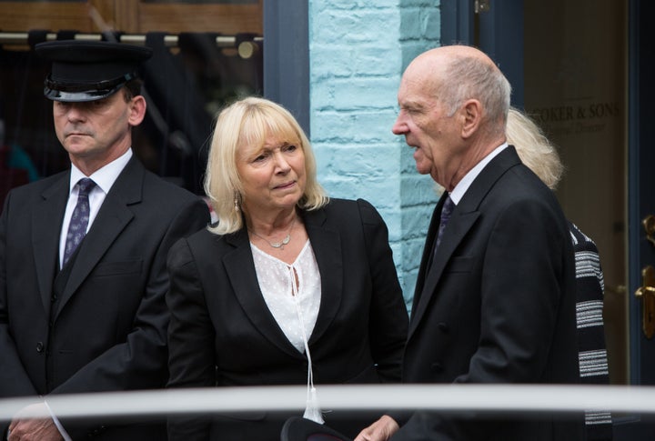 <strong>Pam understands when Les reveals that he wants to lead the procession </strong>