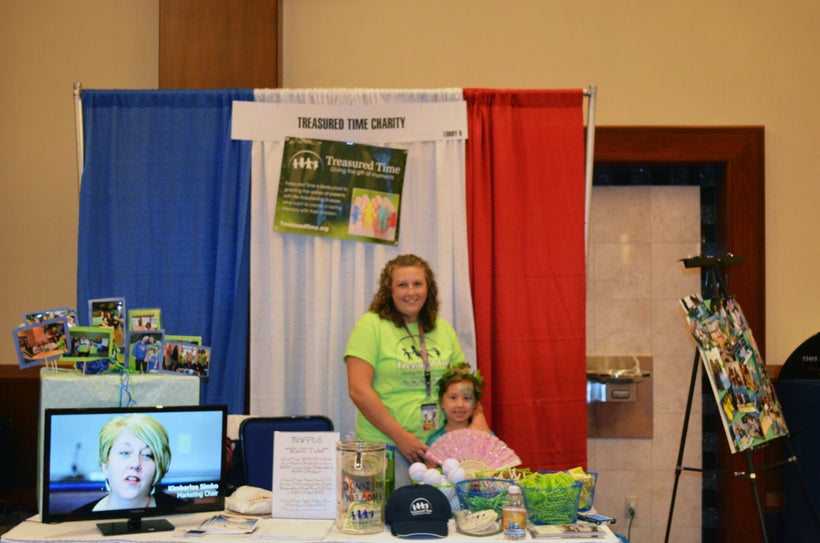 Lindsay and Kaylie Provenzano from <i>Treasured Time</i>, at <i>TerrifiCon</i> at Mohegan Sun