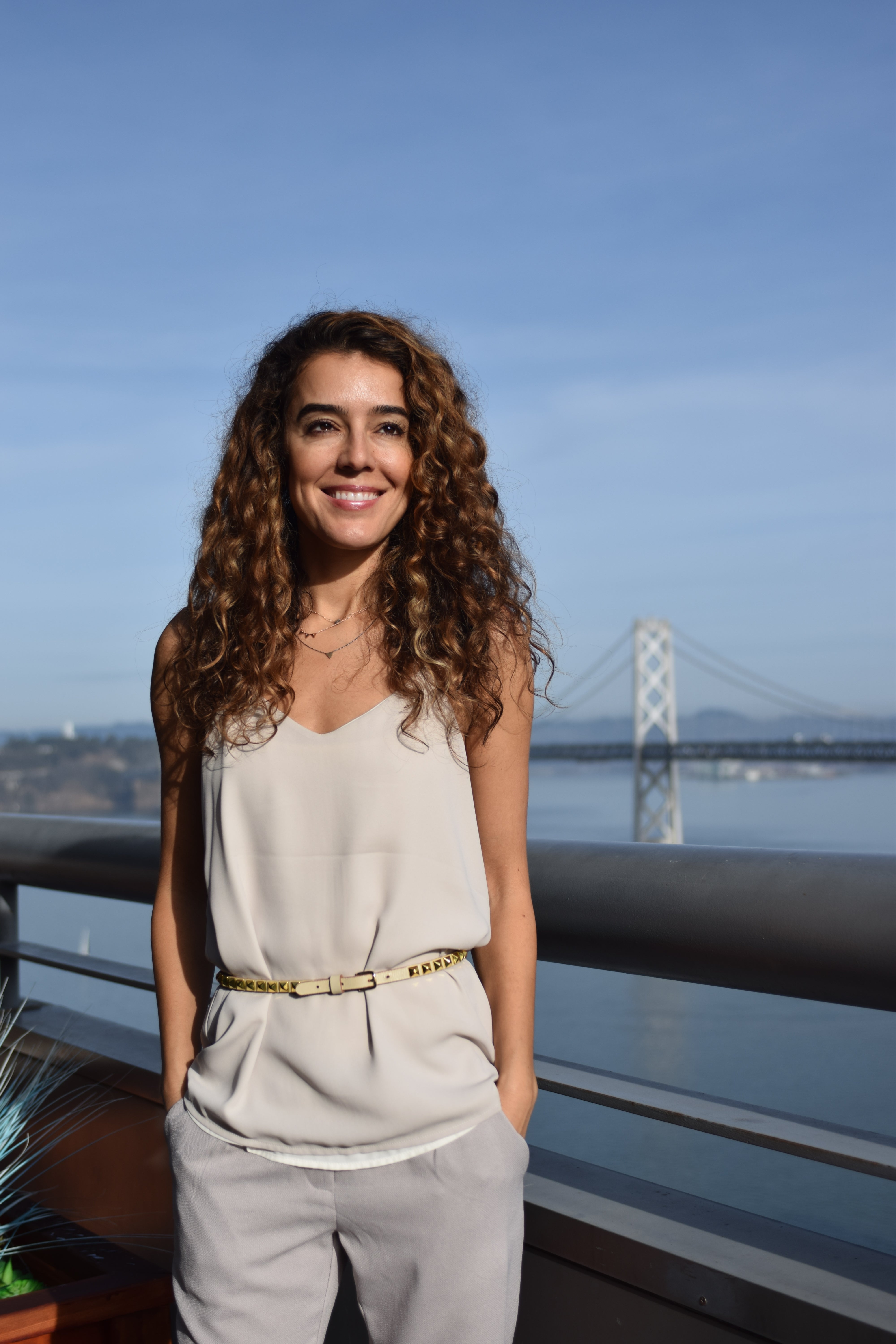 Anna can help. Anna can help. Энн гамильтон-бирни культ. Anna kendrick 2022. Игры для девочек забота о ребёнке.