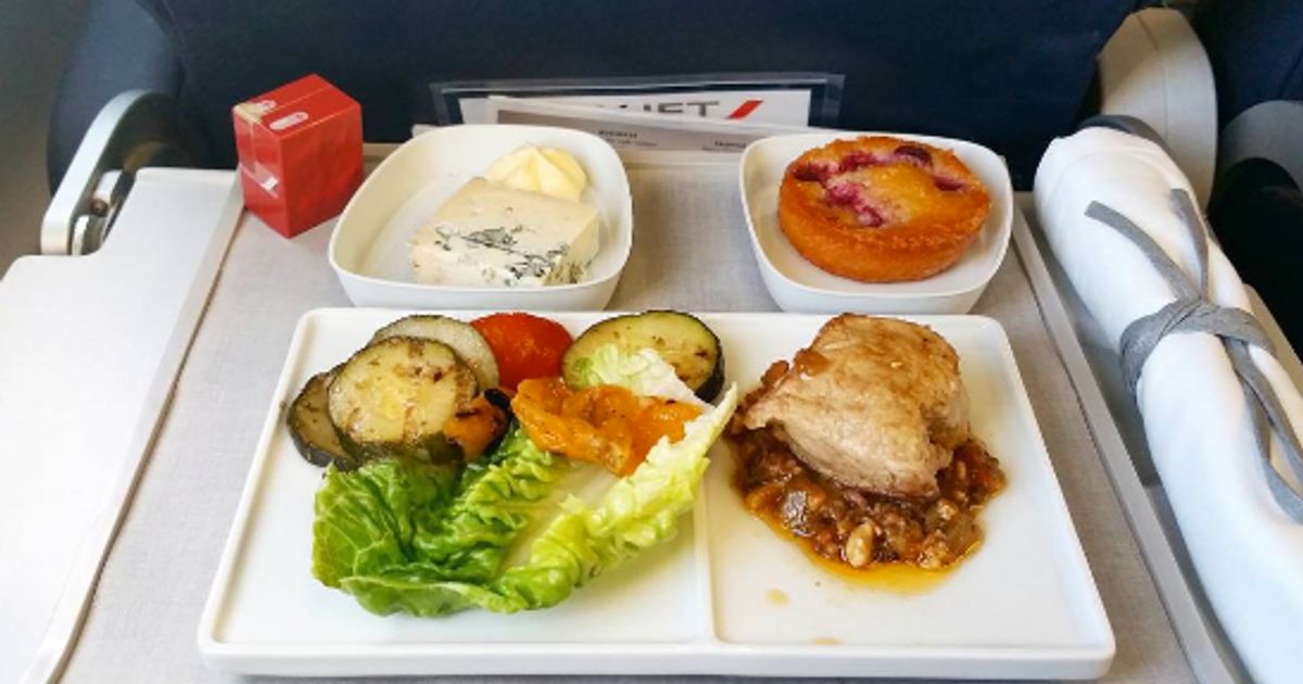 Instagram Account 'InFlight Feed' Reveals The Best And Worst Aeroplane ...