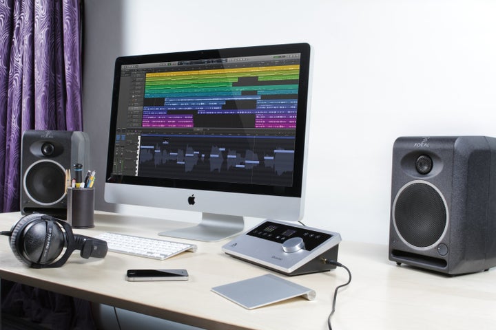 A home studio based on logic pro x