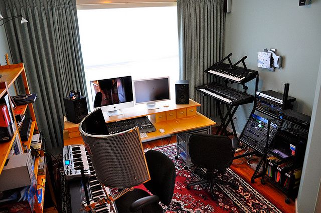 Home studio for the cool musicians