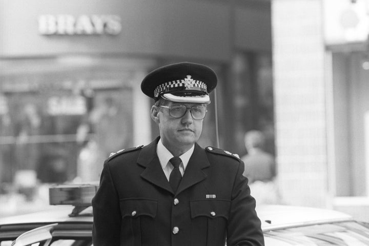 <strong>Chief Supt David Duckenfield preparing to face the Hillsborough disaster inquiry in Sheffield</strong>