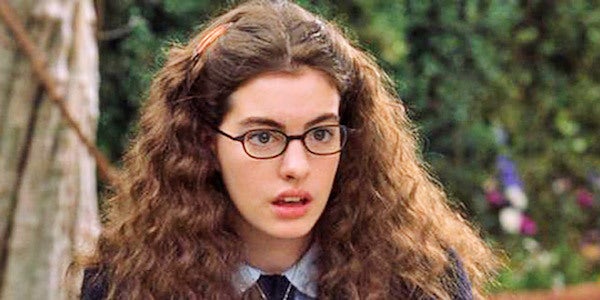 Anne Hathaway as Mia Thermopolis in The Princess Diaries before the Princess makeover!