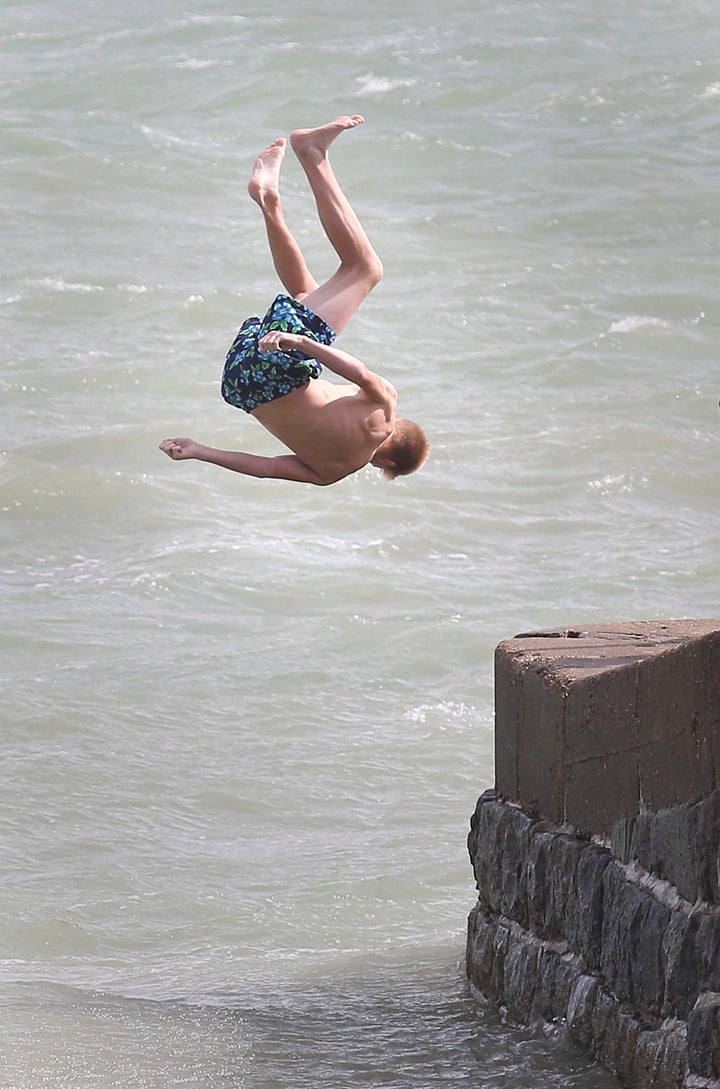 <strong>'Tombstoning' can cost lives.</strong>