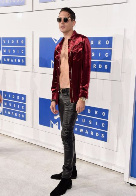 G-Eazy wasn’t the only man to flash some bare chest on the red carpet tonight but he wins the award for Most Hedi Slimane-Approved.