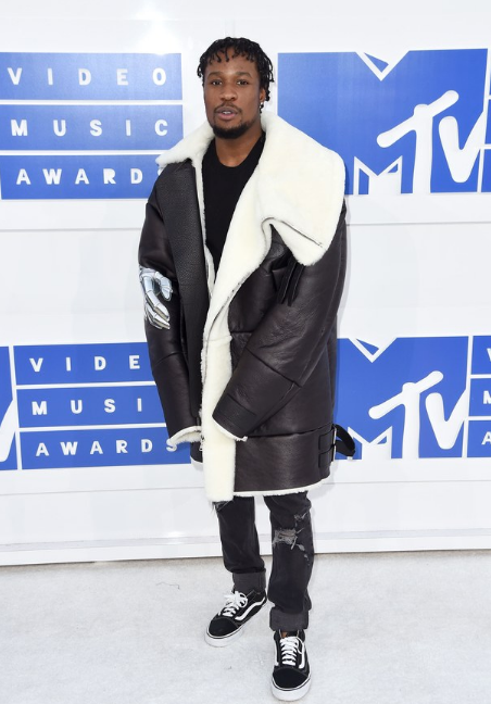 It might be insane to wear a big-ass shearling in 80-degree weather, but when you’ve got one this good, and it’s the VMAs, you can’t let it go to waste.