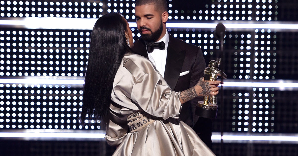 Drake Goes Above (Literally) And Beyond With His Latest Rihanna PDA ...