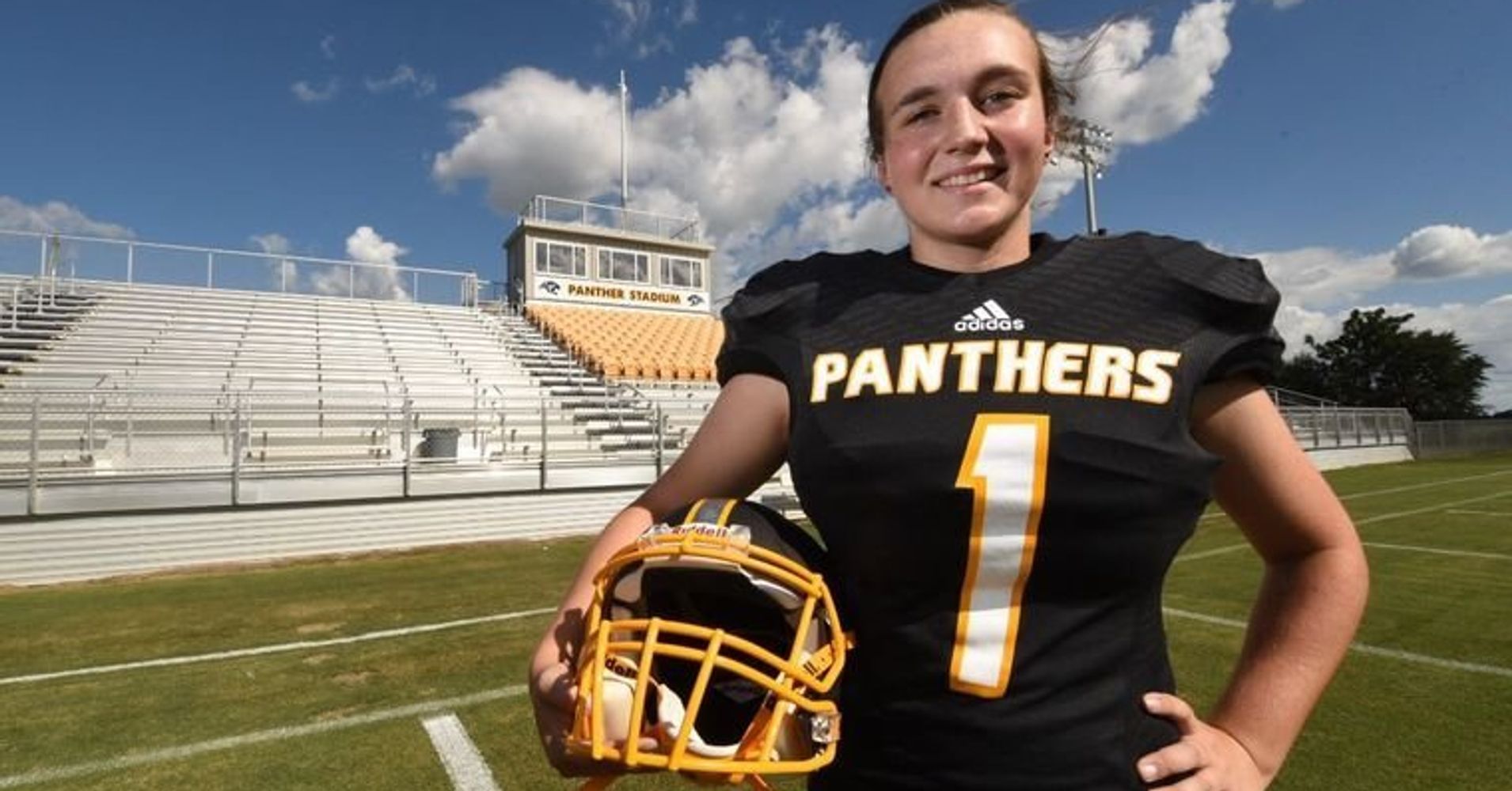 High School Football Team Recruits Female Player Huffpost