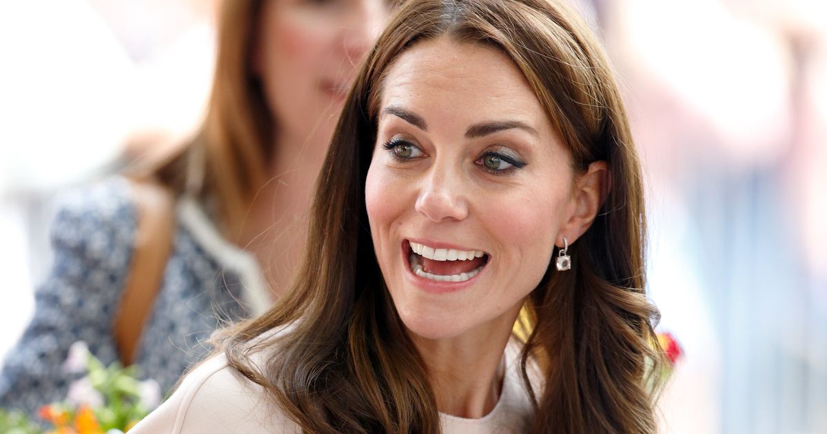 The Duchess Of Cambridge Is Wearing Gap Pants And All Is Right In The ...