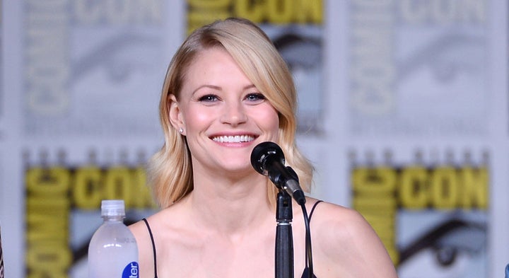 Actress Emilie de Ravin tweeted that she was "grabbed forcefully" by an airline employee while traveling with her breast pump.