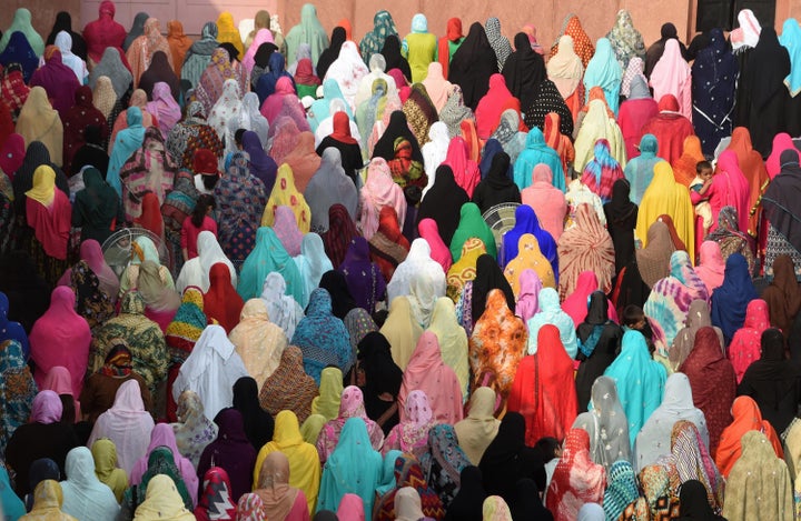 Pakistani Muslims offer Eid al-Adha prayers at the Badshahi Mosque in Lahore on September 25, 2015.