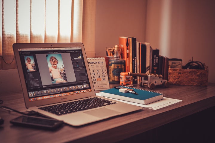 The freedom of working from home is luring, but making the leap by sacrificing a stable 9 to 5 job proves to be too big of a psychological barrier for many.